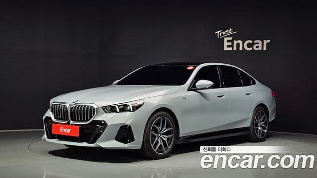 BMW 5 Series (G60)