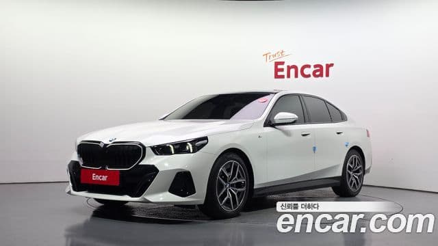 BMW 5 Series (G60)