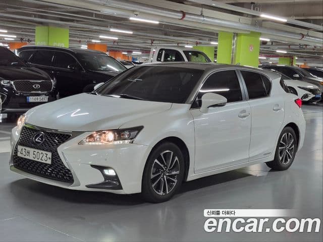 Lexus CT200h