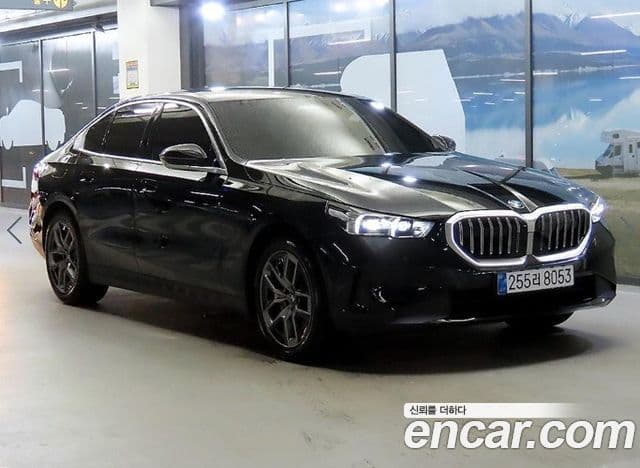 BMW 5 Series (G60)