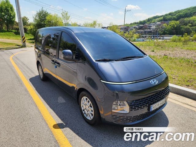 Hyundai Staria