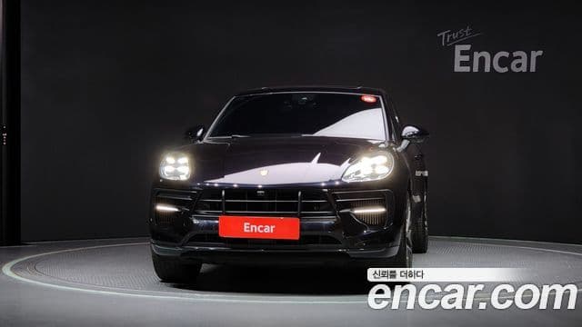 Porsche Macan 3