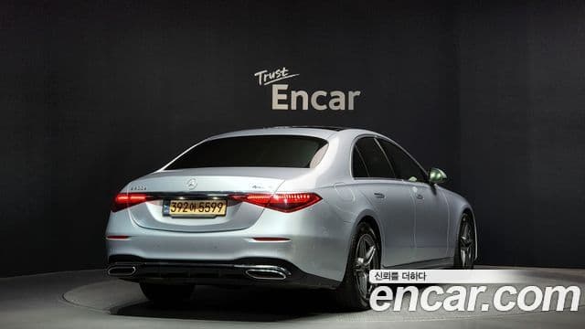 Mercedes-Benz S-Class W223 2