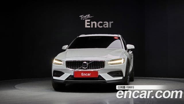 Volvo V60 Cross Country 2nd Gen 3