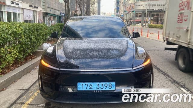 Tesla Model Y 1