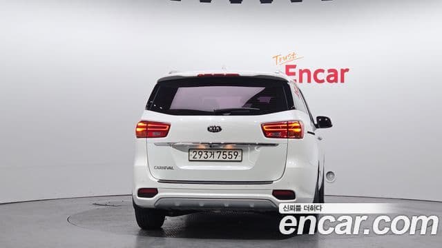 Kia The New Carnival 4