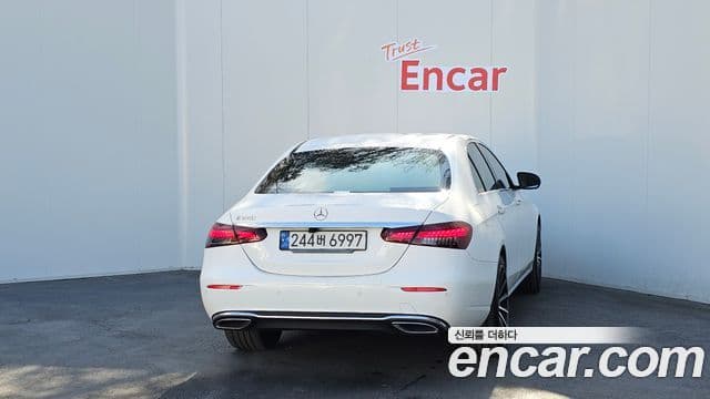 Mercedes-Benz E-Class W213 4