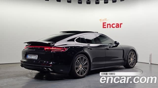 Porsche Panamera (971) 2
