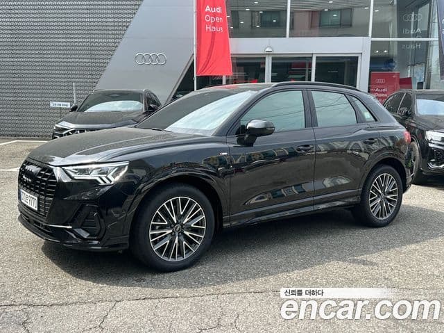 Audi Q3 (F3)