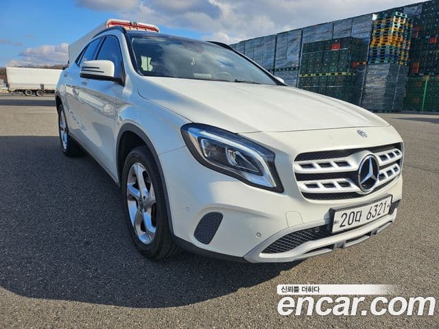Mercedes-Benz GLA-Class X156