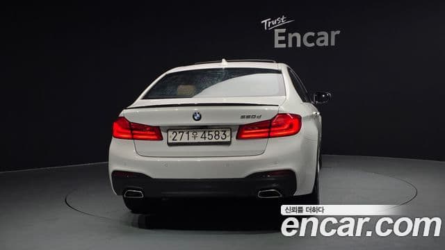 BMW 5 Series (G30) 4