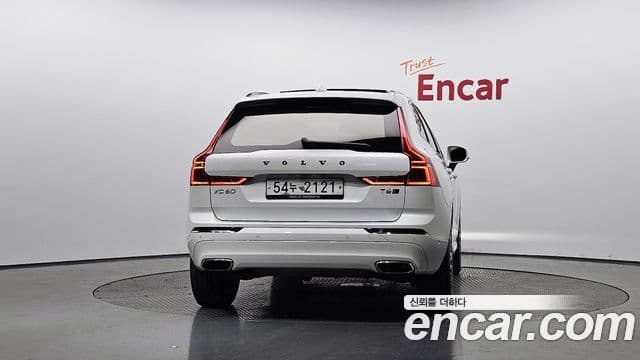 Volvo XC60 2nd Gen 4