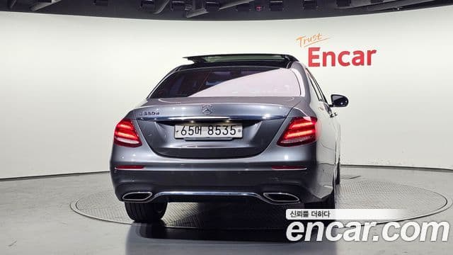 Mercedes-Benz E-Class W213 4