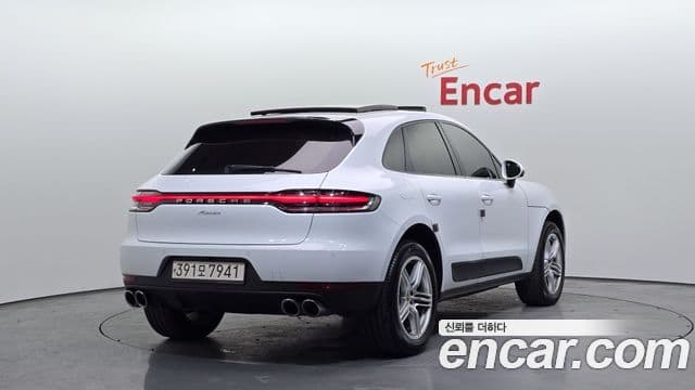 Porsche Macan 2