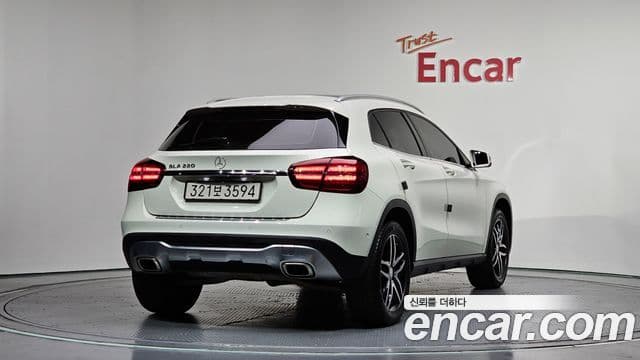 Mercedes-Benz GLA-Class X156 2