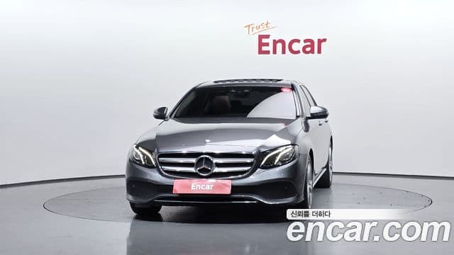 Mercedes-Benz E-Class W213 3