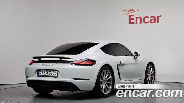 Porsche 718 Cayman 2