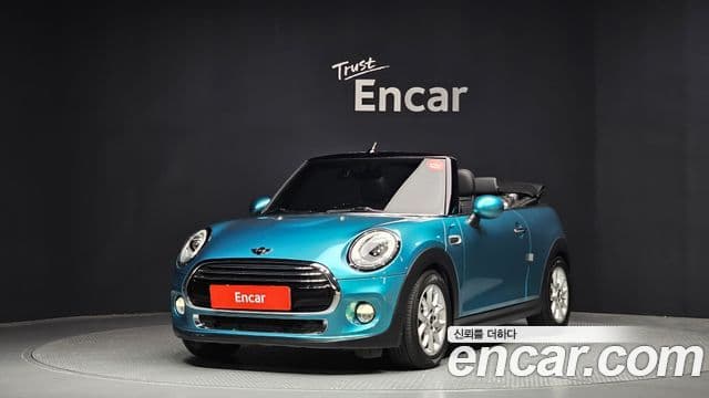 MINI Cooper Convertible 1