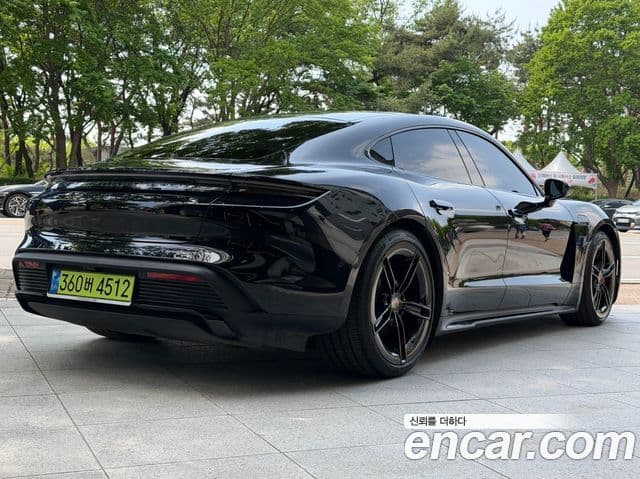 Porsche Taycan 2