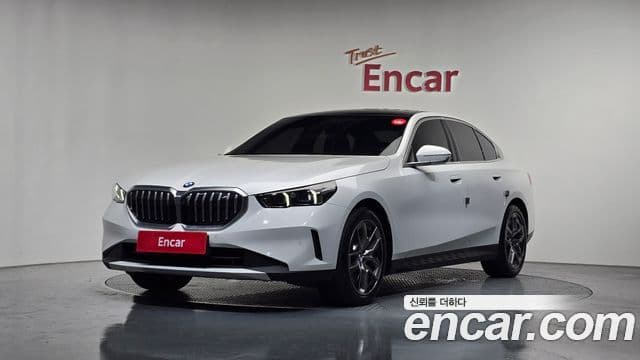 BMW 5 Series (G60)