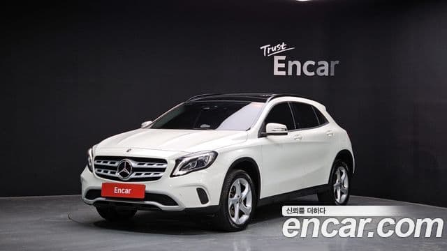 Mercedes-Benz GLA-Class X156