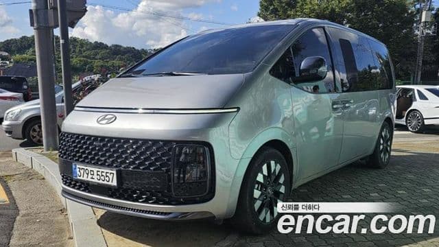 Hyundai Staria