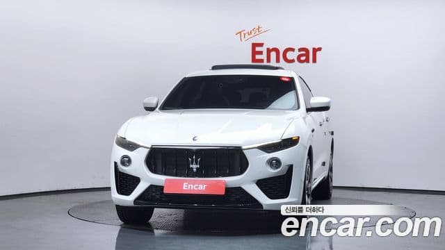 Maserati Levante 3