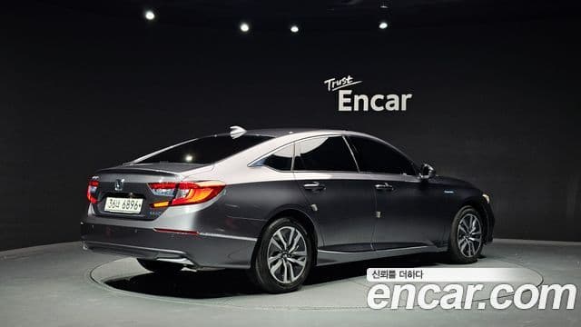 Honda Accord 10th Gen 2