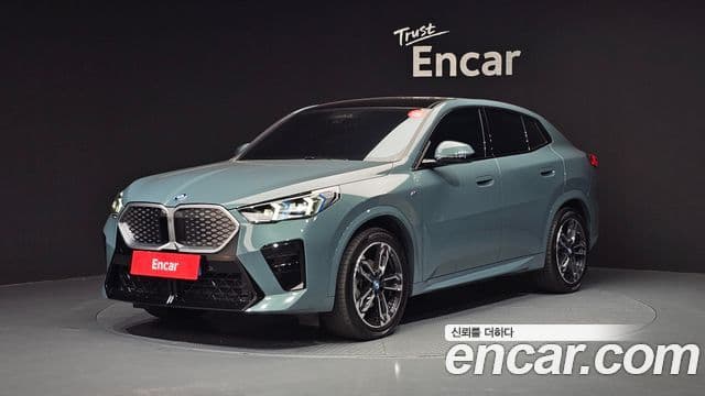 BMW iX2 (U10)