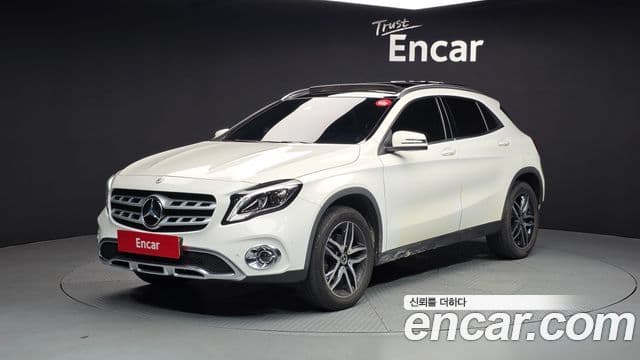 Mercedes-Benz GLA-Class X156