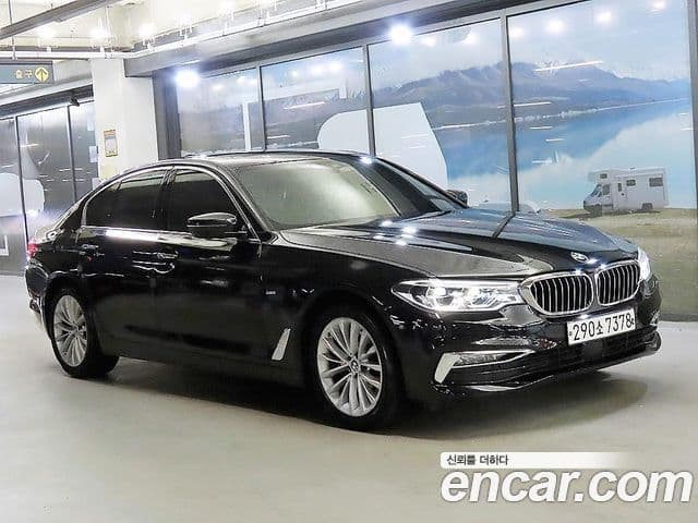 BMW 5 Series (G30)