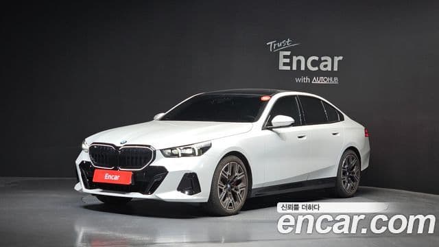 BMW 5 Series (G60)