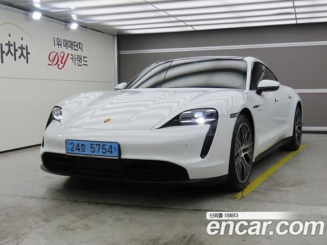 Porsche Taycan 1