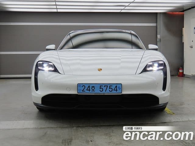 Porsche Taycan 2