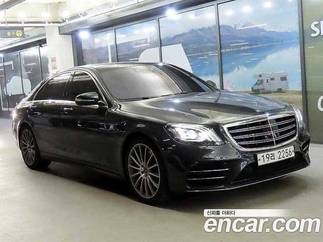 Mercedes-Benz S-Class W222