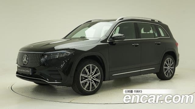 Mercedes-Benz EQB X243