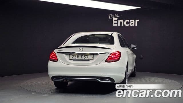 Mercedes-Benz C-Class W205 4