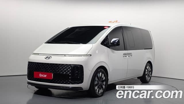 Hyundai Staria 1