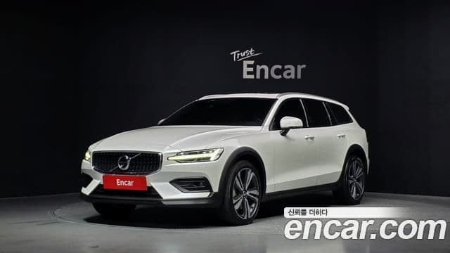 Volvo V60 Cross Country 2nd Gen 1