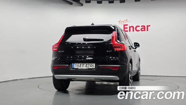 Volvo XC40 4