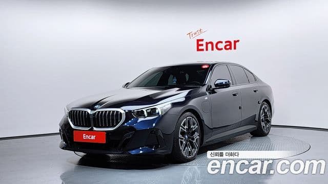 BMW 5 Series (G60)