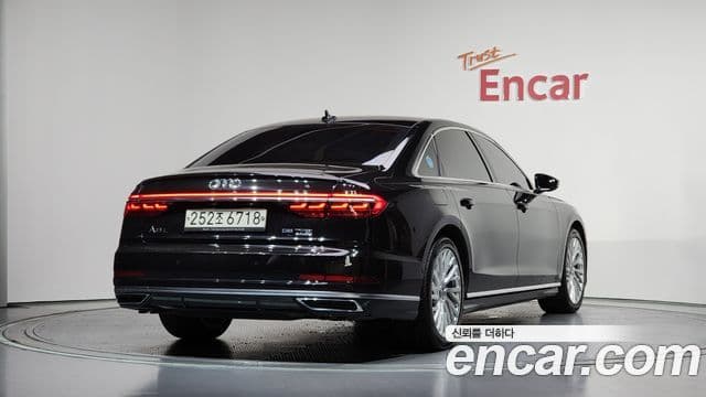 Audi A8 (D5) 2