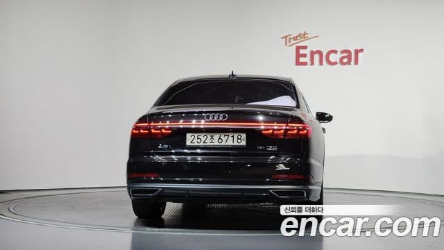 Audi A8 (D5) 4