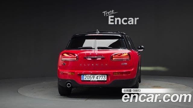 MINI Cooper Clubman 4