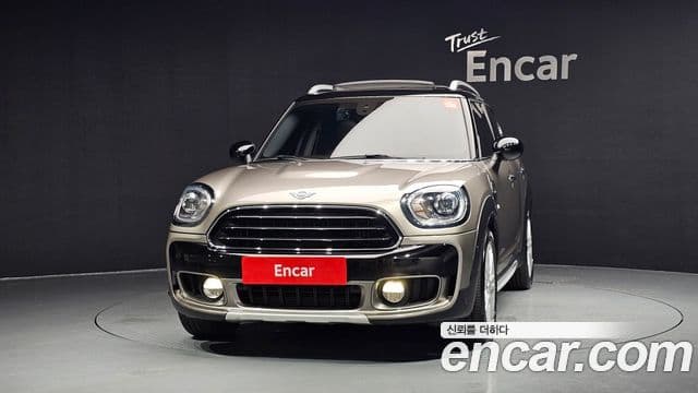 MINI Cooper Countryman 3