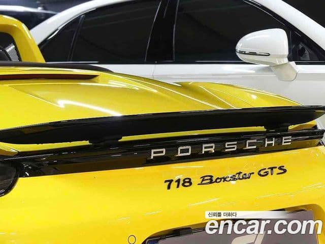 Porsche 718 Boxster 2