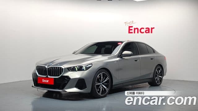 BMW 5 Series (G60)