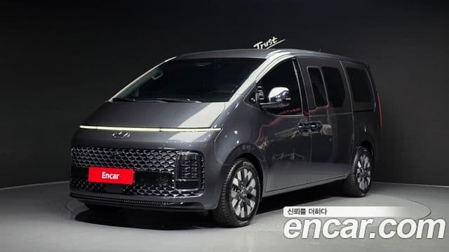 Hyundai Staria 1