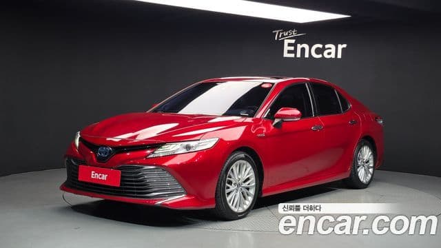 Toyota Camry (XV70) 1