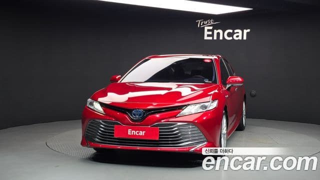 Toyota Camry (XV70) 3